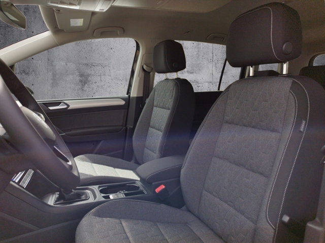 Touran Move 1.5 TSI DSG IQ.DRIVE/NAV/SHZ KLIMA L