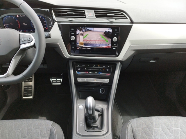 Touran Move 1.5 TSI DSG IQ.DRIVE/NAV/SHZ KLIMA L