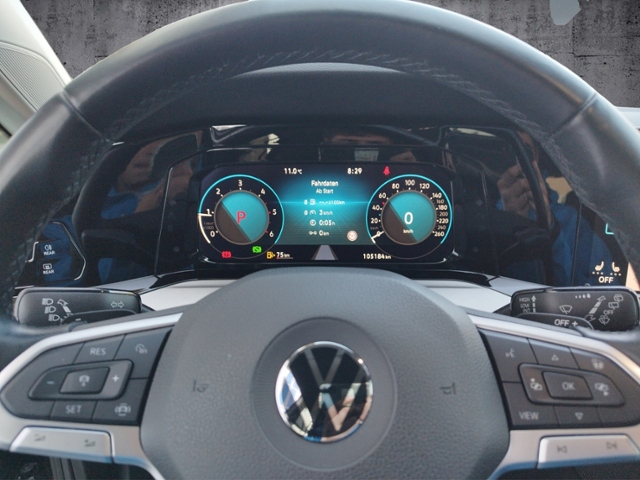 Golf VIII Variant Life 2.0 TDI DSG NAV/ACC/SHZ/3