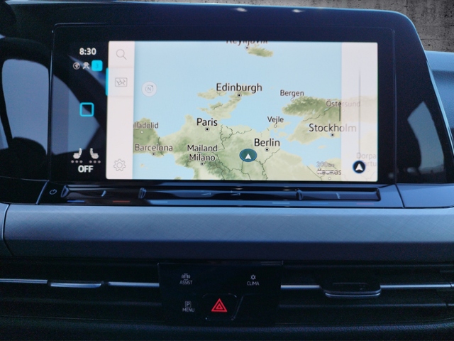 Golf VIII Variant Life 2.0 TDI DSG NAV/ACC/SHZ/3