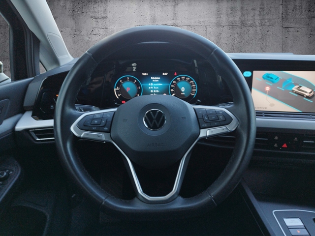 Golf VIII Variant Life 2.0 TDI DSG NAV/ACC/SHZ/3