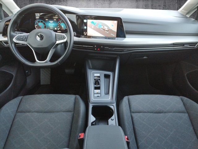 Golf VIII Variant Life 2.0 TDI DSG NAV/ACC/SHZ/3