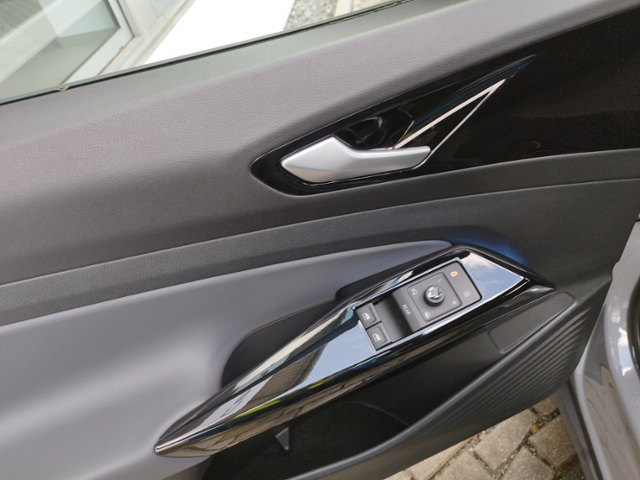 ID.4 Pro Performance 150kW NAV/SHZ/2-Zonen KLIMA
