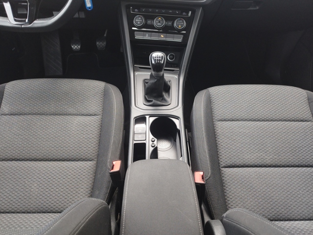 Touran Comfortline 2.0 TDI Business/NAV/SHZ KLIM