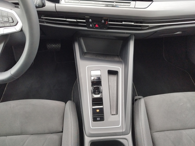Golf VIII Style 1.5 eTSI DSG BusinessPre./NAV/SH