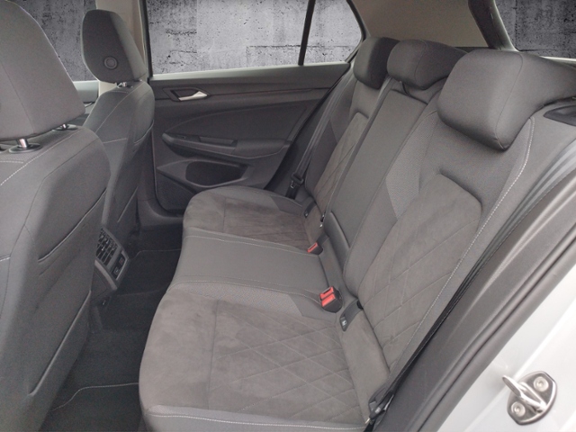 Golf VIII Style 1.5 eTSI DSG BusinessPre./NAV/SH