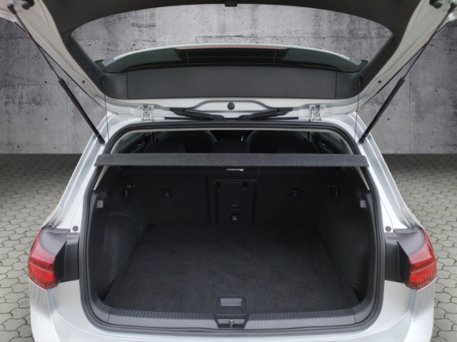 Golf VIII Style 1.5 eTSI DSG BusinessPre./NAV/SH