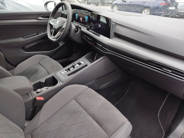 Golf VIII Style 1.5 eTSI DSG BusinessPre./NAV/SH