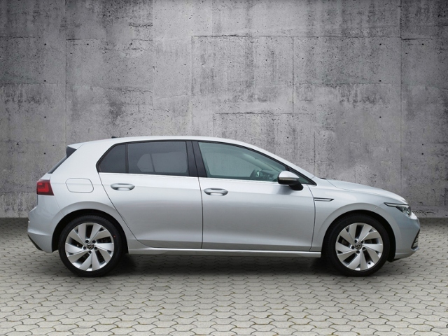 Golf VIII Style 1.5 eTSI DSG BusinessPre./NAV/SH