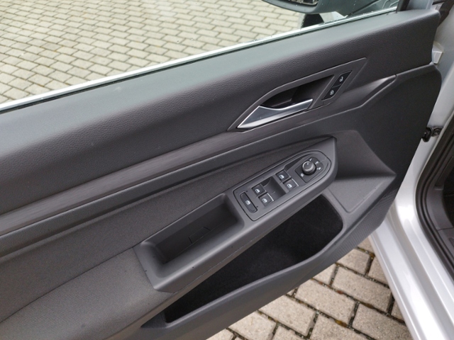 Golf VIII Style 1.5 eTSI DSG BusinessPre./NAV/SH