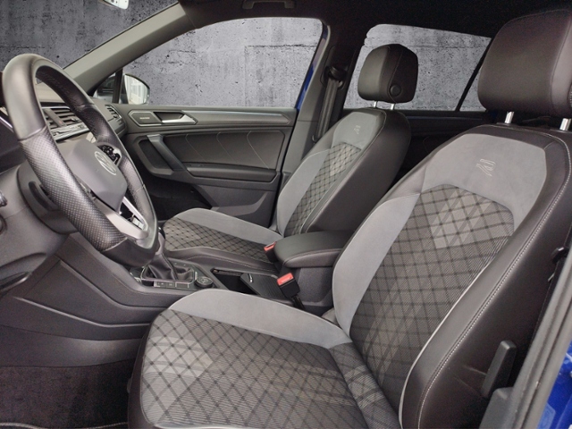 Tiguan R-Line 2.0 TDI DSG 4Motion Black/IQ-Light