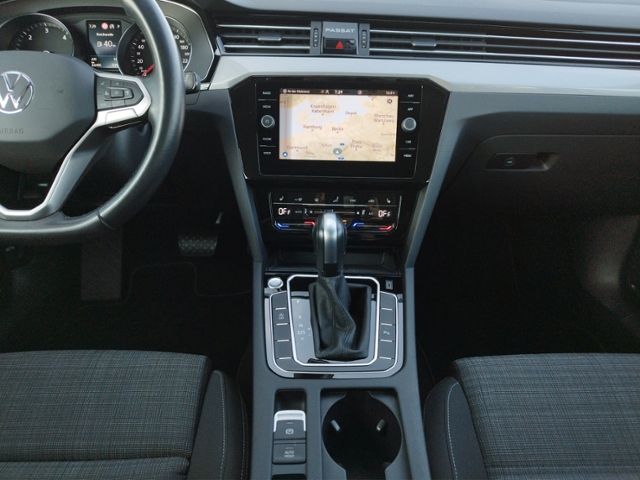 Passat Variant Business 2.0TDI DSG/NAVI/ACC/SHZ/