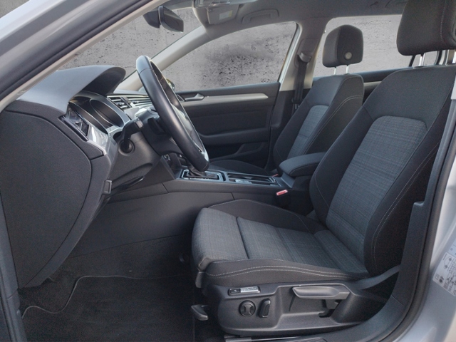 Passat Variant Business 2.0TDI DSG/NAVI/ACC/SHZ/