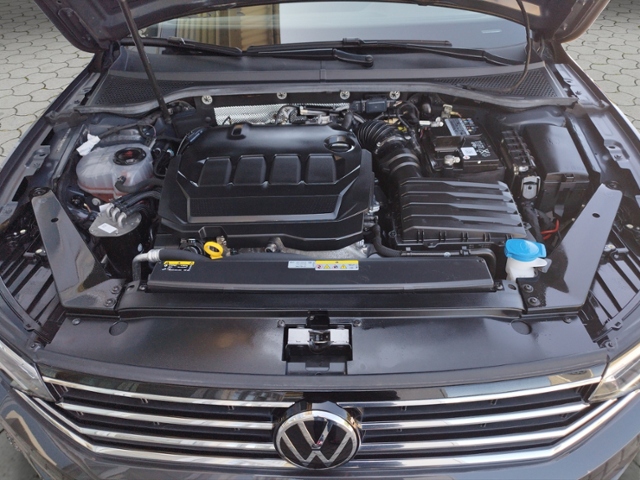 Passat Variant Basis 2.0TDI DSG Navi/RFK/SHZ/Car