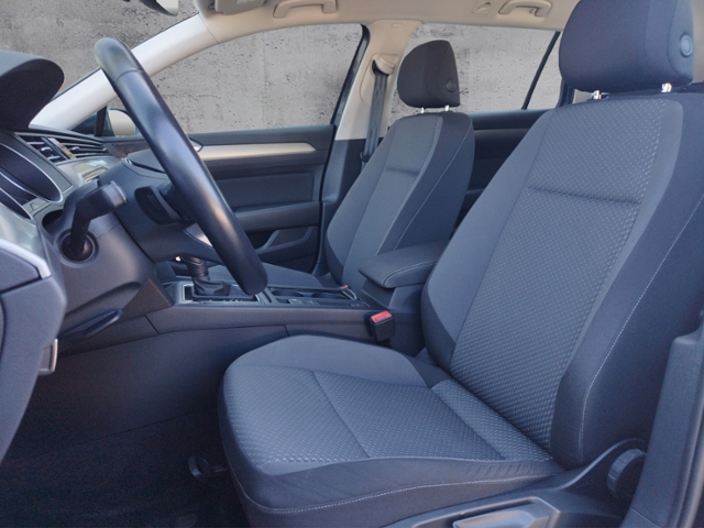 Passat Variant Basis 2.0TDI DSG Navi/RFK/SHZ/Car