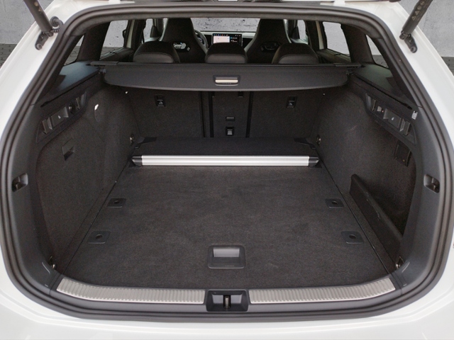 Passat Variant R-line 2.0TDI DSG DCC/AHK/IQ.Ligh