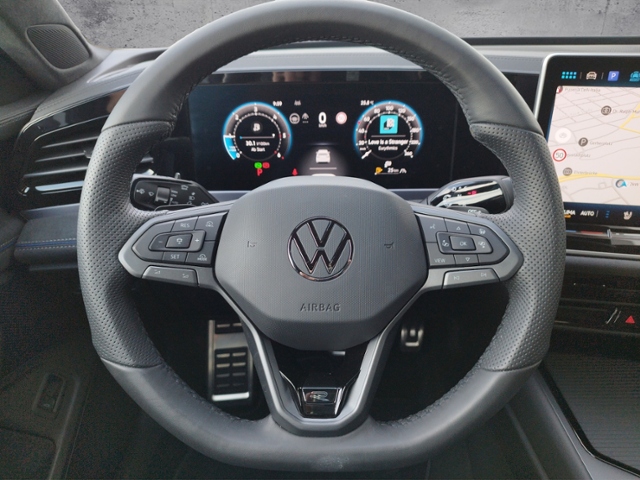 Passat Variant R-line 2.0TDI DSG DCC/AHK/IQ.Ligh