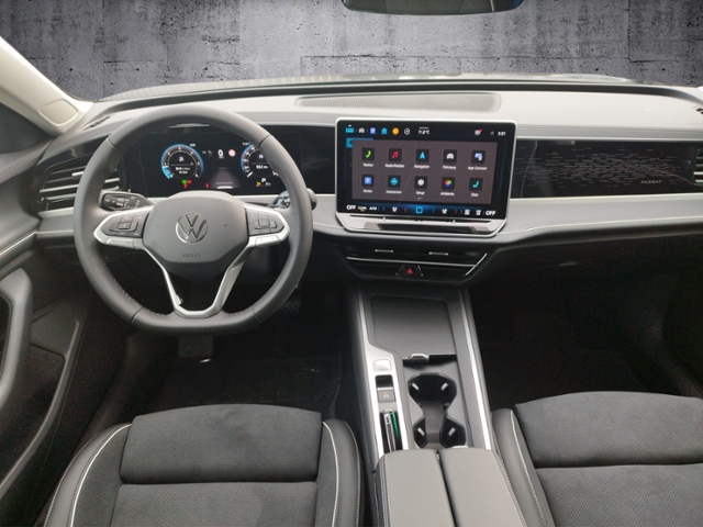 Passat Variant Business 2.0TDI DSG/AHK/Traileras