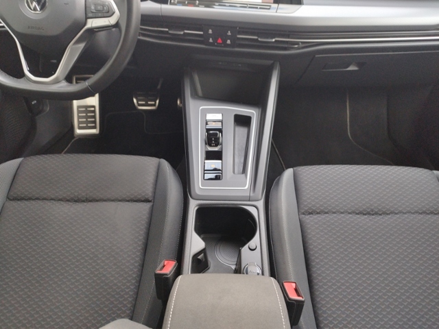 Golf VIII Active 1.5eTSI DSG/NAV/3ZK/LED+/SHZ/Ca