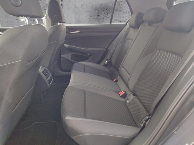 Golf VIII Active 1.5eTSI DSG/NAV/3ZK/LED+/SHZ/Ca