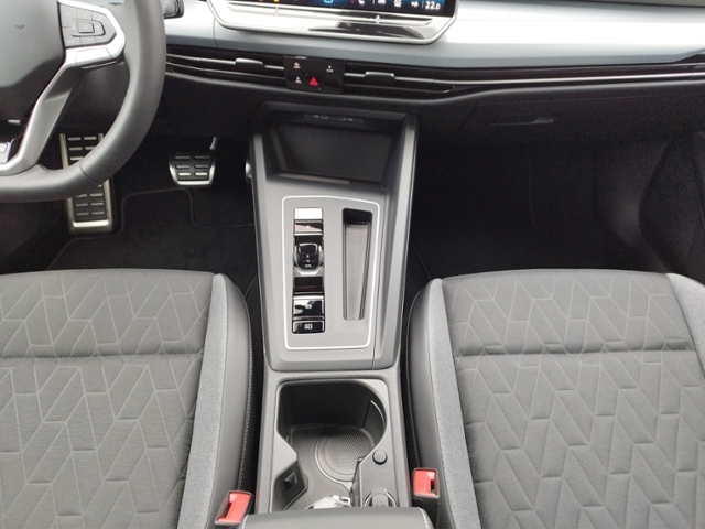 Golf VIII Goal 1.5eTSI DSG LED+/Travel/Side/SHZ