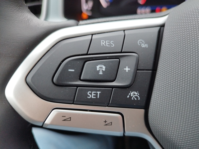 T-Roc Goal 1.0TSI AHK/NAVI/RFK/SHZ KLIMA LED ALU