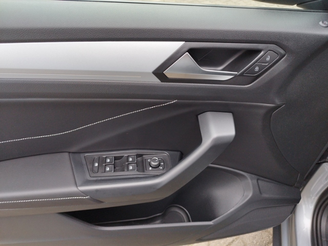 T-Roc Goal 1.0TSI AHK/NAVI/RFK/SHZ KLIMA LED ALU