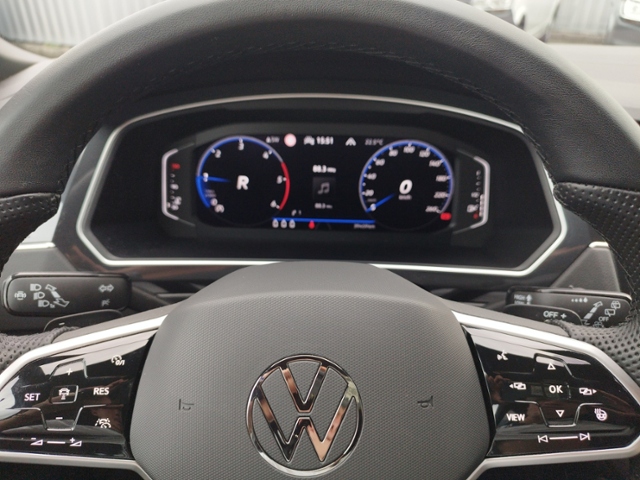 Tiguan R-Line 2.0TDI 4M DSG Matrix/Pano/HUD/Blac