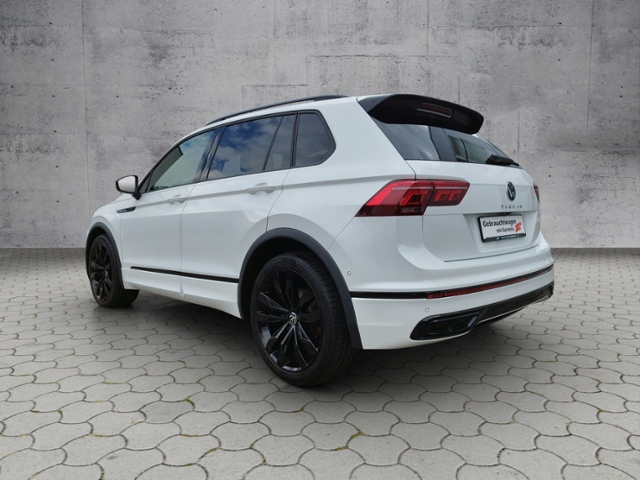 Tiguan R-Line 2.0TDI 4M DSG Matrix/Pano/HUD/Blac
