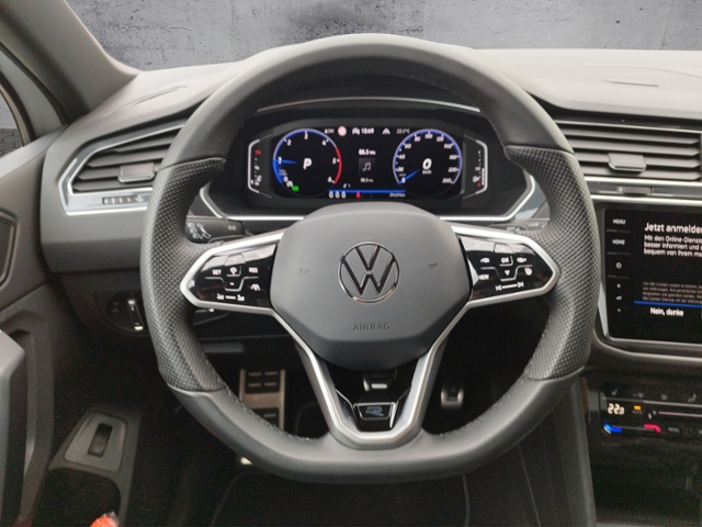 Tiguan R-Line 2.0TDI 4M DSG Matrix/Pano/HUD/Blac