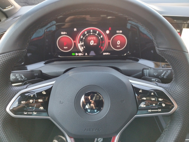 Golf VIII GTI 2.0 TSI DSG NAV/DCC/SHZ KLIMA LED 