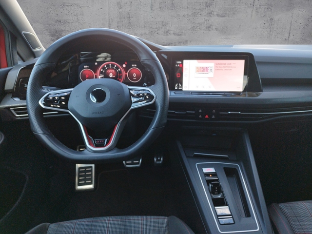 Golf VIII GTI 2.0 TSI DSG NAV/DCC/SHZ KLIMA LED 