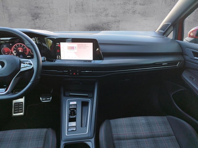 Golf VIII GTI 2.0 TSI DSG NAV/DCC/SHZ KLIMA LED 