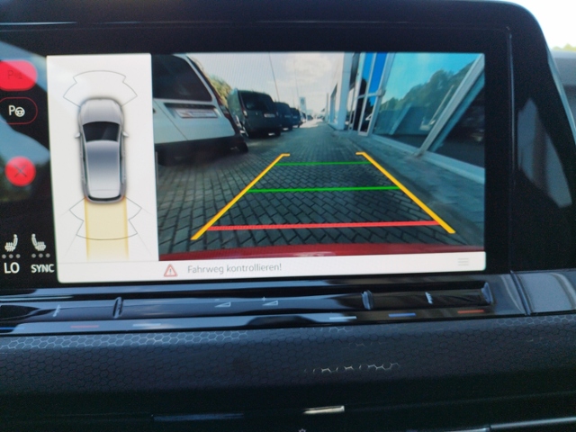 Golf VIII GTI 2.0 TSI DSG NAV/DCC/SHZ KLIMA LED 