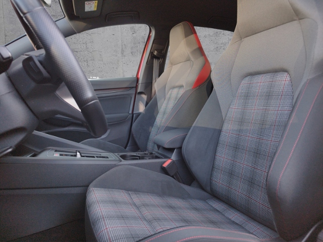 Golf VIII GTI 2.0 TSI DSG NAV/DCC/SHZ KLIMA LED 