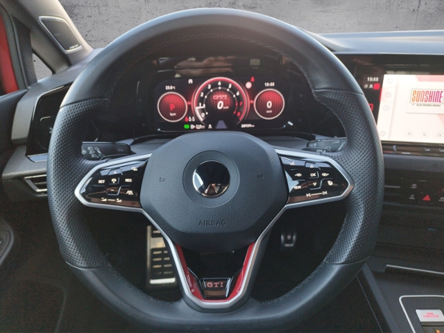 Golf VIII GTI 2.0 TSI DSG NAV/DCC/SHZ KLIMA LED 