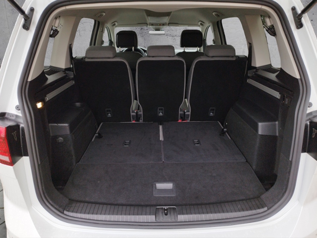 Touran Highline 2.0 TDI DSG DCC/NAV KLIMA LED