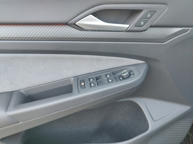 Golf VIII R-Line 1.5 TSI NAV/Park/BusinessP. KLI