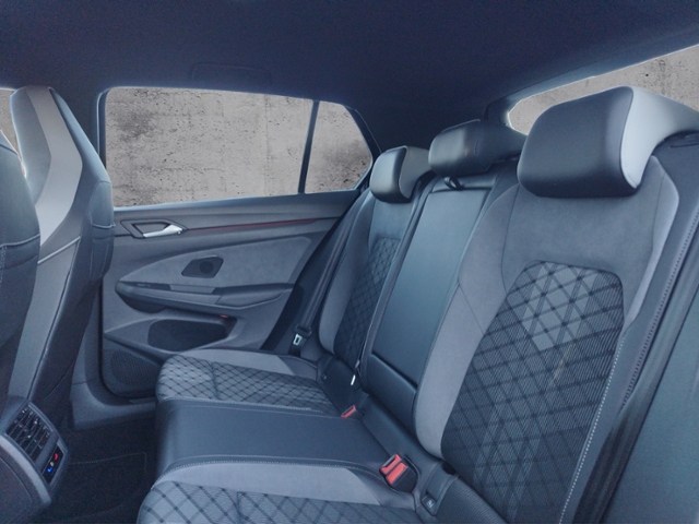 Golf VIII R-Line 1.5 TSI NAV/Park/BusinessP. KLI