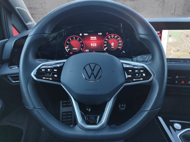 Golf VIII R-Line 1.5 TSI NAV/Park/BusinessP. KLI