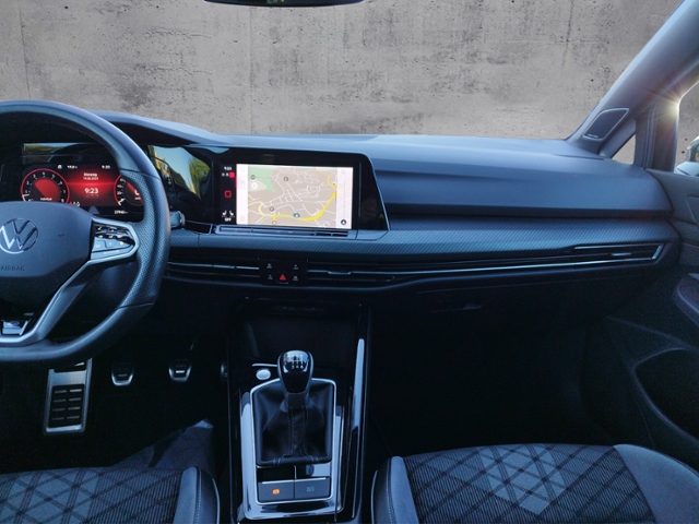 Golf VIII R-Line 1.5 TSI NAV/Park/BusinessP. KLI