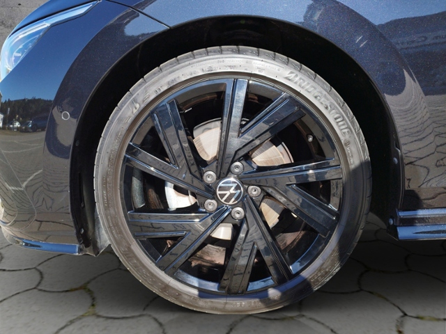 Golf VIII R-Line 1.5 TSI NAV/Park/BusinessP. KLI