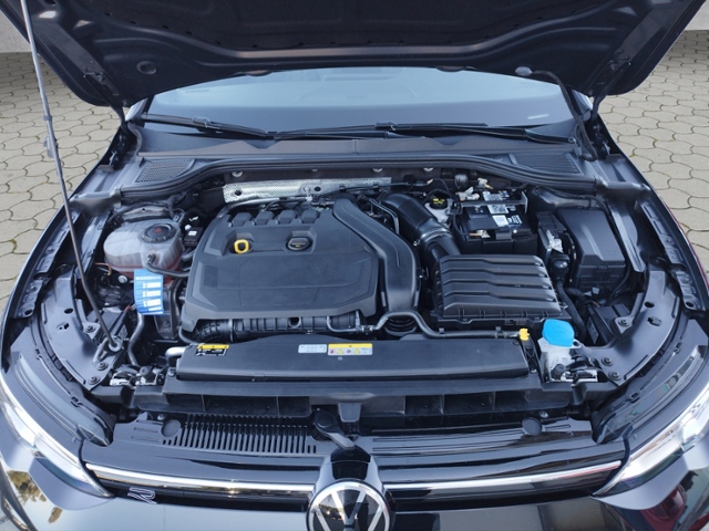 Golf VIII R-Line 1.5 TSI NAV/Park/BusinessP. KLI