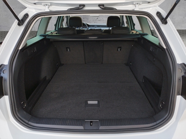 Passat Variant Business 2.0 TDI DSG HUD/NAV KLIM