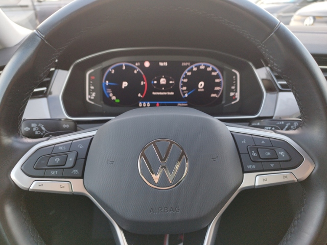 Passat Variant Business 2.0 TDI DSG HUD/NAV KLIM