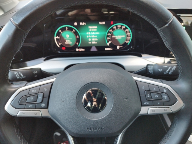 Golf VIII Life 2.0 TDI AHK/SHZ KLIMA LED ALU