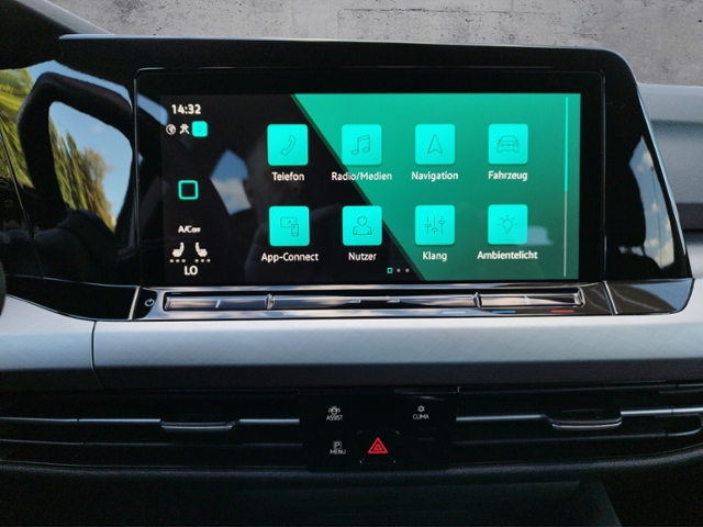 Golf VIII Life 2.0 TDI AHK/SHZ KLIMA LED ALU