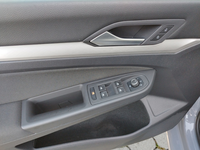 Golf VIII Life 2.0 TDI AHK/SHZ KLIMA LED ALU