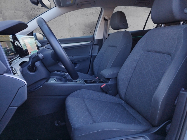 Golf VIII Life 2.0 TDI AHK/SHZ KLIMA LED ALU