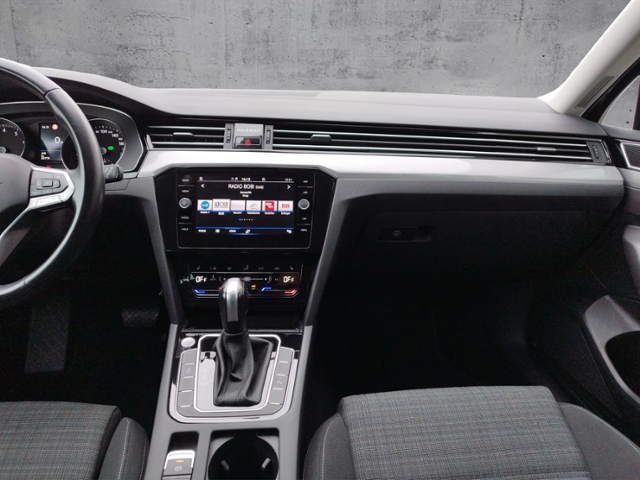 Passat Variant Business 2.0TSI DSG R-line/AHK/Na